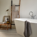 edf144-02pi-ap-ph-flo-bathroom-classic-wv4-scaled.jpg