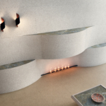CDE-arketipo-arenasolida-honed-6,5mm-nivessolida-natural-starlight-patagoniaemerald-glossy-3,5mm-lobby-spa-002