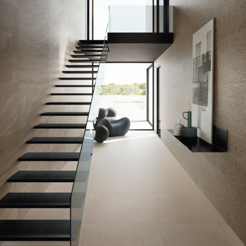 N087Stonetalk-Taupe-90x90-Minimal-Taupe-60x120-Martellata-Rullata-Amb-Scala