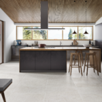 S069Chateau-Blanc-80x80-40x80-Mosaico-5x5-Amb-Cucina