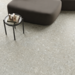 S083Ergon-Lombarda-Living-60x120-Cenere-Mix-60x120-Cenere-Part-PAV