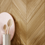 S166PAN-nuance-miel-naturale-chevron-10mm-still-life-001
